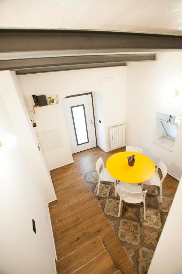 Just Here Apartments - Lascia Fare A Dio バーリ エクステリア 写真